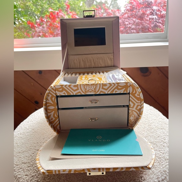 Vlando | Pink Yellow Faux Leather Jewelry Case - Picture 14 of 16